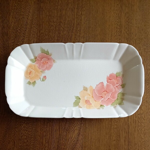 大皿　菓子皿　ケーキ皿　食器　陶磁器　貫入あり　花柄