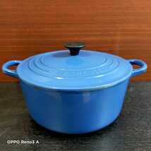 LE CREUSET 両手鍋 ル・クルーゼ フランス製 鋳物ホーロー鍋 調理器具　ブルー　22cm_画像1