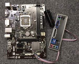 2290166★中古品 　GIGABYTEマザーボード GA-H81M-D3V-JP　 I・Oパネル付き