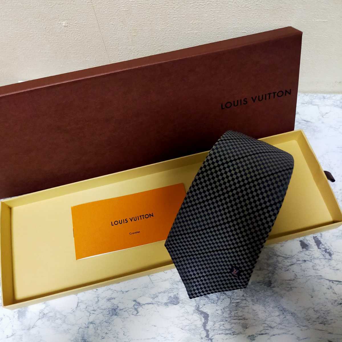 ルイ・ヴィトン ネクタイ 未使用の値段と価格推移は?|192件の売買 ...