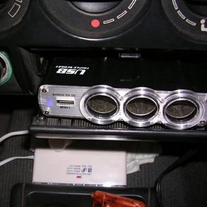 シガーライターパッケージ　車用　3つのアダプターソケット　12v-24vソケット　充電器　電源アダプター　USB　3ポート　A1660