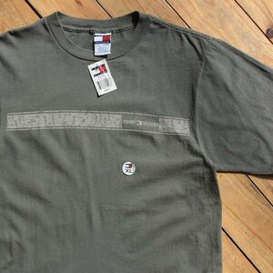 新品 トミーヒルフィガー TOMMY HILFIGER 半袖Tシャツ ボーイズ XLサイズ Made in USA カジュアル カーキ USA古着 タグ付き未使用品 T1453