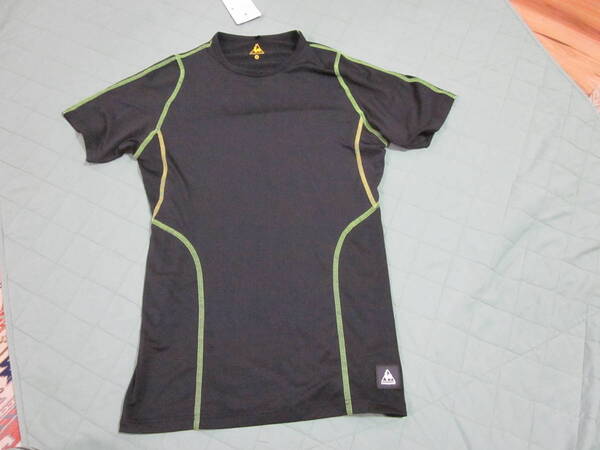le coq sportif ~ルコックスポルティフ メンズコンプレッションシャツ Mサイズ
