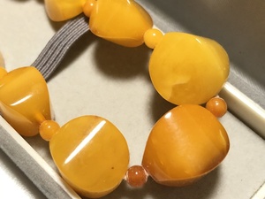  three . Royal amber 27.9g design cut necklace so-ting* case attaching .