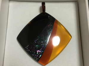 book@ tortoise shell mother-of-pearl gradation square large design pendant top beautiful goods 