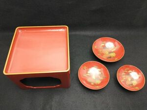 o serving tray . sake cup and bottle sake cup lacquer ware large middle small 3 point set retro antique Japanese-style tableware tree box (22_60217_5)