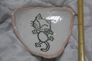 陶器製 三角 小皿 猫柄 ピンク 未使用 検索 ねこ キャット 猫 イラスト 銘々皿 キャラクター グッズ
