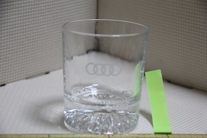 ガラス製 アウディ ロゴ マーク ロックグラス AUDI 検索 自動車 メーカー グッズ コップ カップ