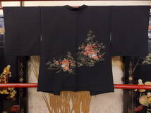 きもの今昔３５９０　黒羽織コレクション　漆縫い取り絵羽織　色柄が美しいラメ入り_画像1