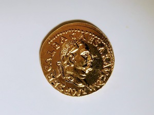 レプリカ ガルバ アウグストゥス 古代ローマ 金貨 硬貨 コイン アンティーク キーホルダーペンダントお守りなどに RM16