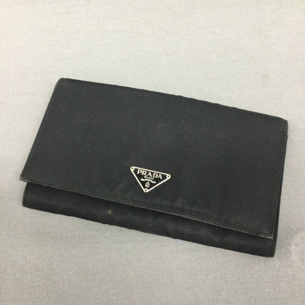 ヤフオク! -プラダ財布 二つ折り 三角ロゴの中古品・新品・未使用品一覧