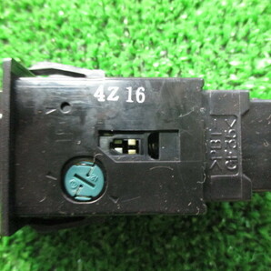 [2610] スズキ ラパン HE21S H17年 ハザードスイッチの画像4