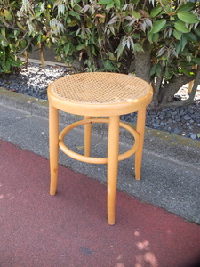 Vintage AKIMOKU STOOL Akita деревообработка ротанг обивка искривление дерево табурет ротанг сиденье натуральный табурет Japan Vintage Showa Retro осмотр )THONET