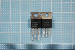 中古 電子部品 FAIRCHILD 電源用三端子レギュレーター UA7915 ２個 現状渡し ジャンク扱いにて　N-110 