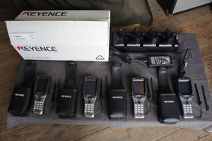 美品♪動作通信確認済 KEYENCE BT-W85 4台セット 4連充電器 BT-WUC84 プロテクター/ウエストホルダ/ペン付 ハンディターミナル キーエンス