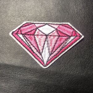 【ワッペン】宝石 ジュエリー キラキラ ピンク ホワイト 刺繍 メンズ ジーンズ パンク ジャケット アイロン 【アップリケ】