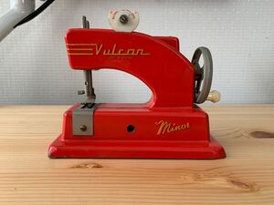 イギリス・ヴィンテージ『Vulcan トイミシン』MADE IN ENGLAND