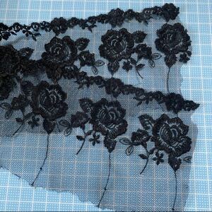 黒系花柄　刺繍　チュールレース　バラモチーフ　約3メートル