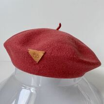 イルビゾンテ ベレー帽 レザーパッチ ロゴ刺繍 くすみレッドピンク 未使用 フリーサイズ_画像4