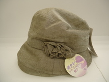 【KCM】hat-1★未使用★華やか　コサージュ付き帽子　ハット　SSサイズ　薄カーキ系　婦人　レディース_画像2