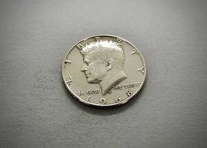 銀貨です　美品 1968年 ケネディ50セント D刻印　送料無料（14146）シルバー400　USA貨幣　アメリカ　ハーフダラー