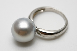  south . White Butterfly pearl pearl ring [ ring ] 11mm silver color silver made ring frame 