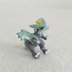 キュレム「ポケットモンスター ポケモン」フィギュア★全長約3.5cm〈ｐ