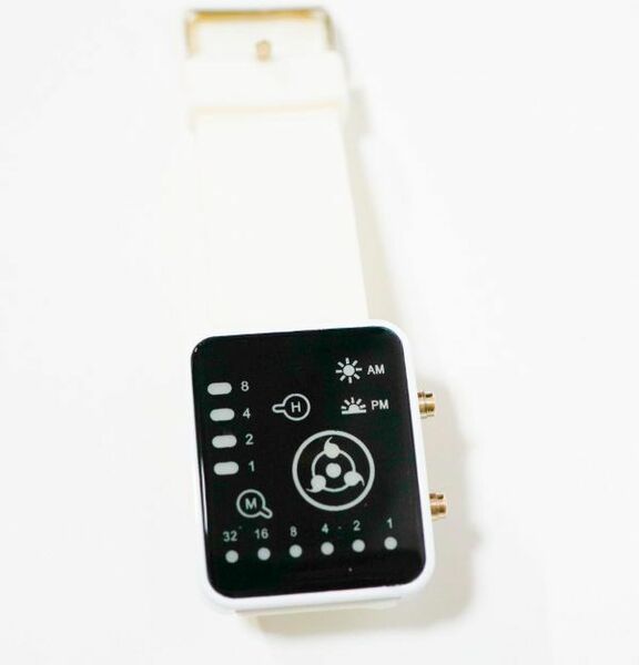 腕時計 naruto ナルト LED デジタルウォッチ 白車　光る　プレゼント　ギフト