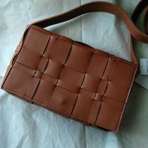 shi... imitation leather knitting shoulder bag Brown tea color 