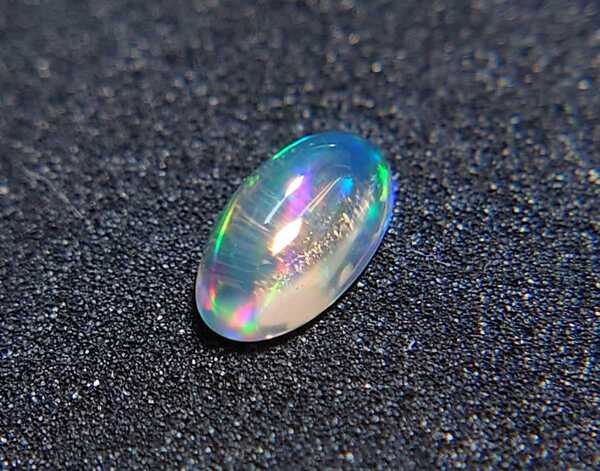 極美品! メキシコオパール 0.50ct オーバル カボション ルース(LA-5246)