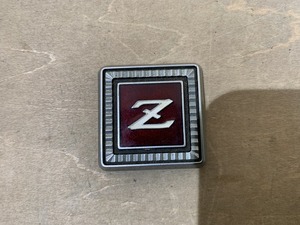 [2204039] Nissan Fairlady Z S130 рулевой механизм звуковой сигнал накладка эмблема 