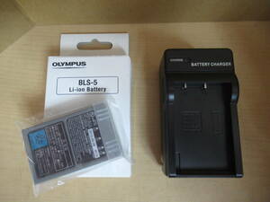 未使用品　オリンパス　バッテリー　BLS-5　Li-ion Battery　充電器　Fits FUJ NP140　Fits OLY BLS1/BLS5 コンセント充電