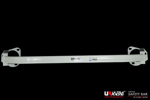 【Ultra Racing】 フロントタワーバー インフィニティ Q70 - 14- [TW2-1444]