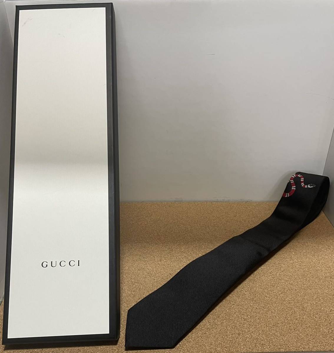 ヤフオク! -「gucci スネーク」(ネクタイ) (服飾小物)の落札相場・落札価格