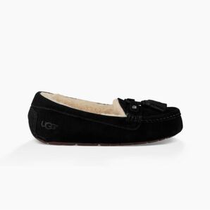 新品 UGG アグ 大人気 暖かい黒モカシン 25センチ 軽くて気持ちいい大好き ブランドシューズ