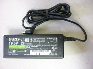 ☆SONY／ソニー☆ACアダプター☆VGP-AC19V19☆19.5V 3.9A☆h03921