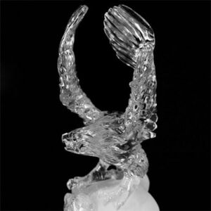 最高級 天然水晶 手彫り 鷹彫刻置物 ケース付(D3-41)