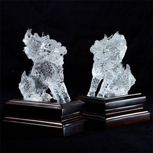  top class crystal hand carving .. one against sculpture ornament D3-34