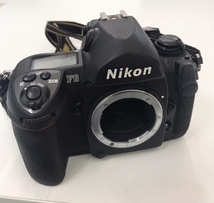 ※9519 NIKON F6 ニコン カメラ ボディ/ジャンク 一部割れあり 通電OK※_画像1