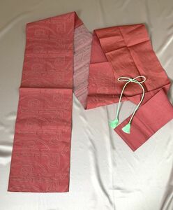 リメイクに　着物　帯　八寸名古屋帯　松葉仕立て　六通柄　正絹　赤丹色に幾何学紋様の織　銀糸　保管品