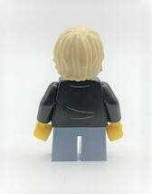 即決　新品 未使用　レゴ　LEGO　ミニフィギュア　ミニフィグ　タウン　シティ　パグTシャツの男の子 犬好き 金髪_画像3