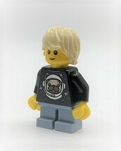 即決　新品 未使用　レゴ　LEGO　ミニフィギュア　ミニフィグ　タウン　シティ　パグTシャツの男の子 犬好き 金髪_画像2