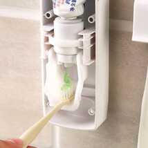 自動歯磨き粉ディスペンサー 壁掛け 歯ブラシホルダー スタンド 収納　ケース _画像3