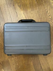  Zero Halliburton dial lock attache case 