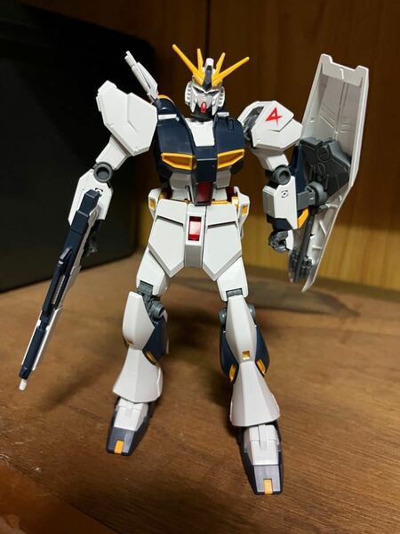 1／144 νガンダム　完成品 ガンプラ