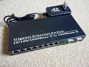 SFP x2 GbE x8 Gigabit Ethernet スイッチ