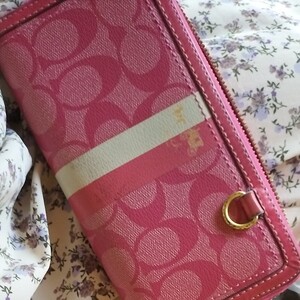 長財布 COACH ラウンドファスナー ピンク