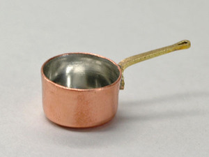 12分の1ミニチュア　銅製ソースパン　直径1.6cm　ドールハウス