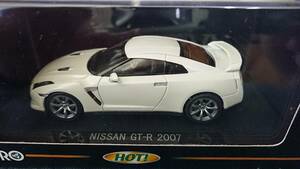 1/43 EBBRO 2007年 ニッサンGT-R パールホワイト