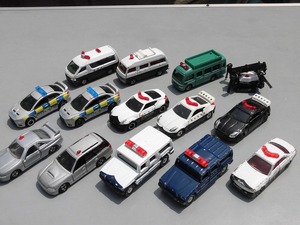 中古 TOMICA トミカ / 働く車 警察 パトカー 緊急車両 14台セット / メガクルーザー レガシー ランエボ フェアレディZ GT-R